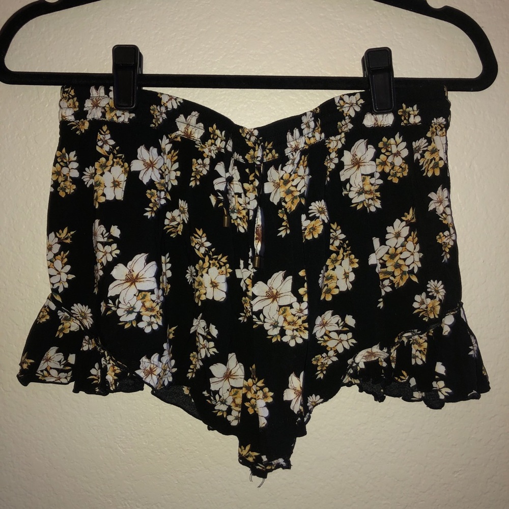 Floral Prink Shorts with Ruffles and Front Tie